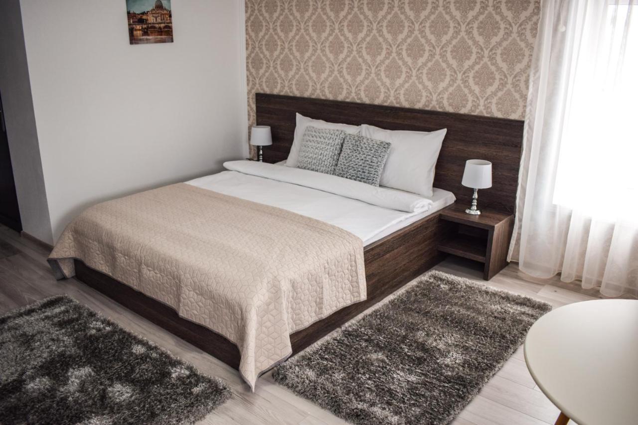 B House Rooms Iasi Exterior photo