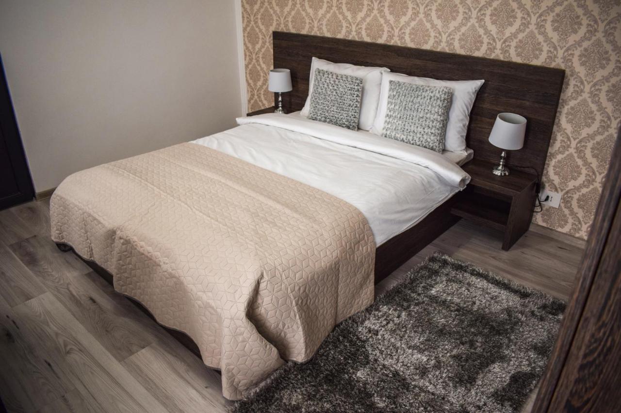 B House Rooms Iasi Exterior photo