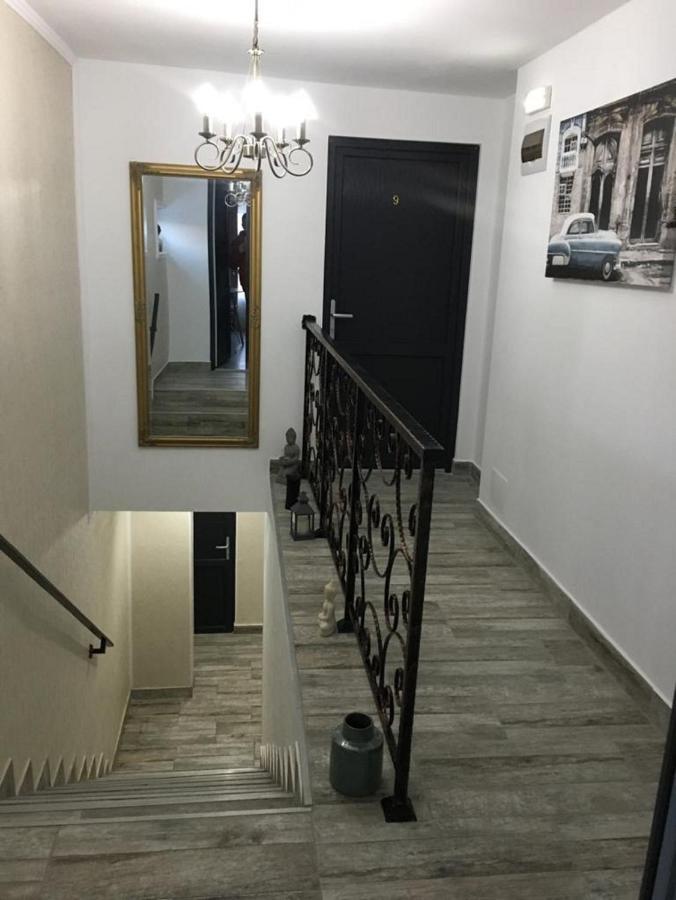 B House Rooms Iasi Exterior photo
