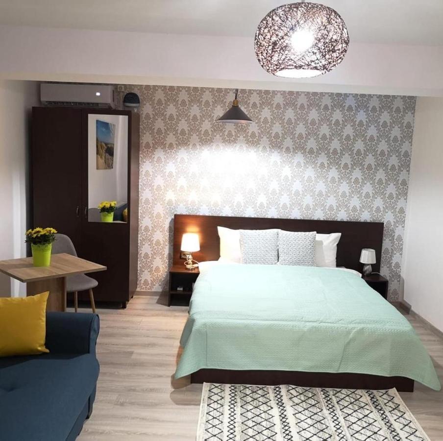 B House Rooms Iasi Exterior photo